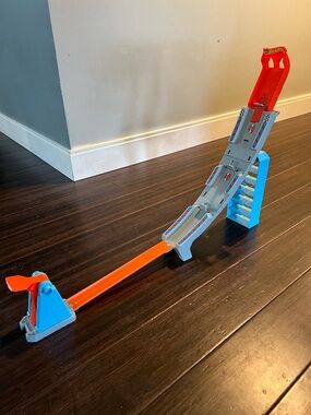 Hot Wheels Action Hill Climb Champion preowned